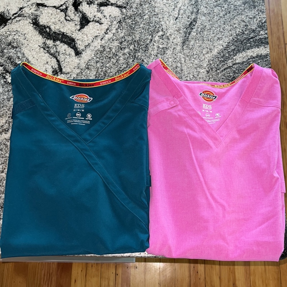 TWO DICKIES SCRUB TOP
